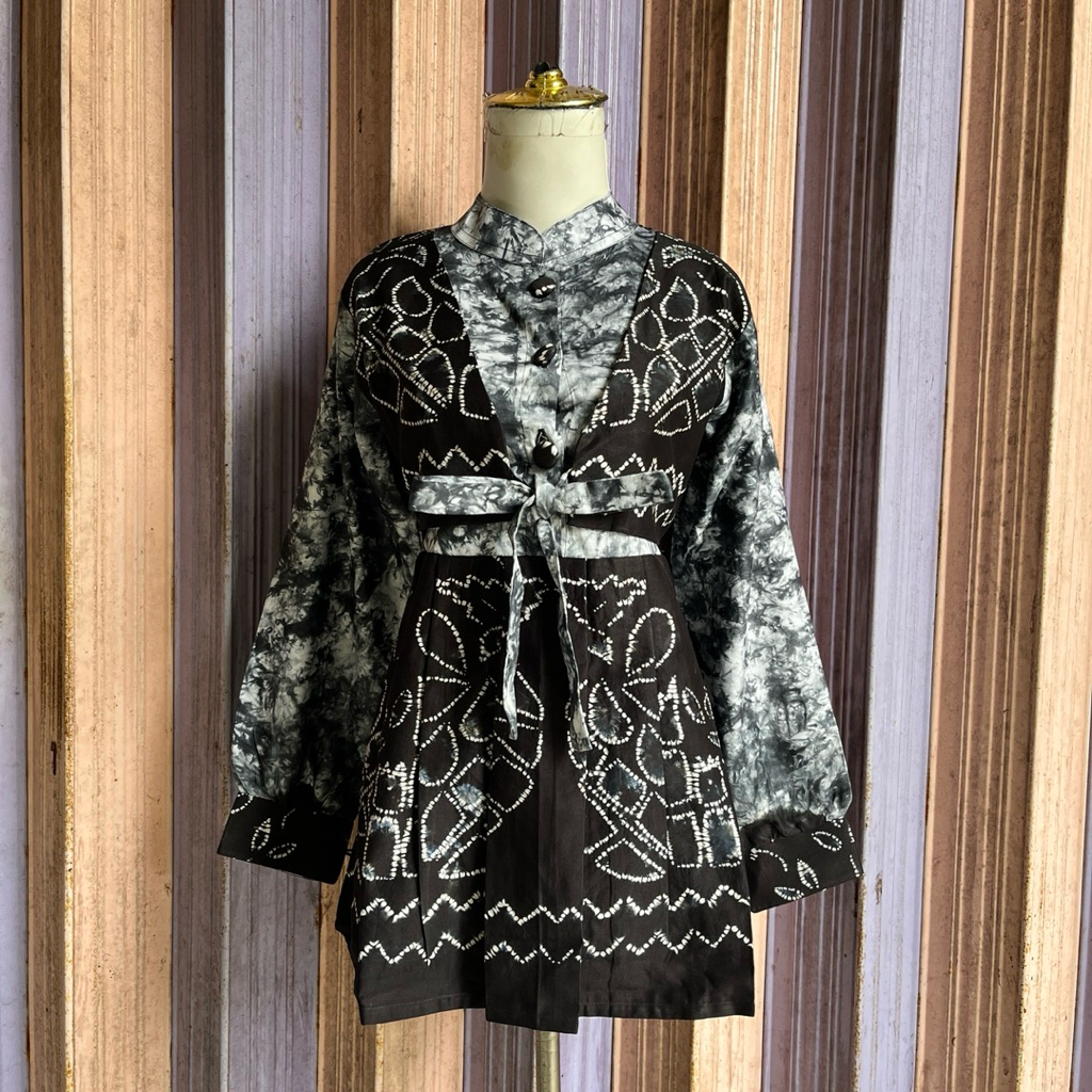 Kemeja Blouse Wanita Motif Sasirangan