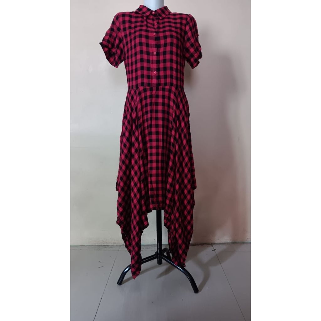 Preloved dress wanita brand MINIMAL