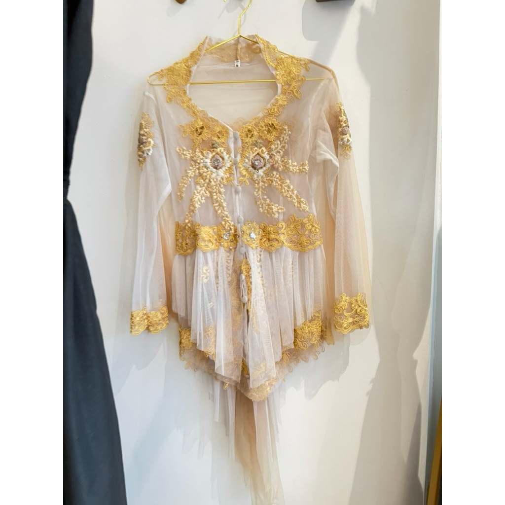 kebaya preloved // kebaya second // kebaya wisuda // kebaya lamaran