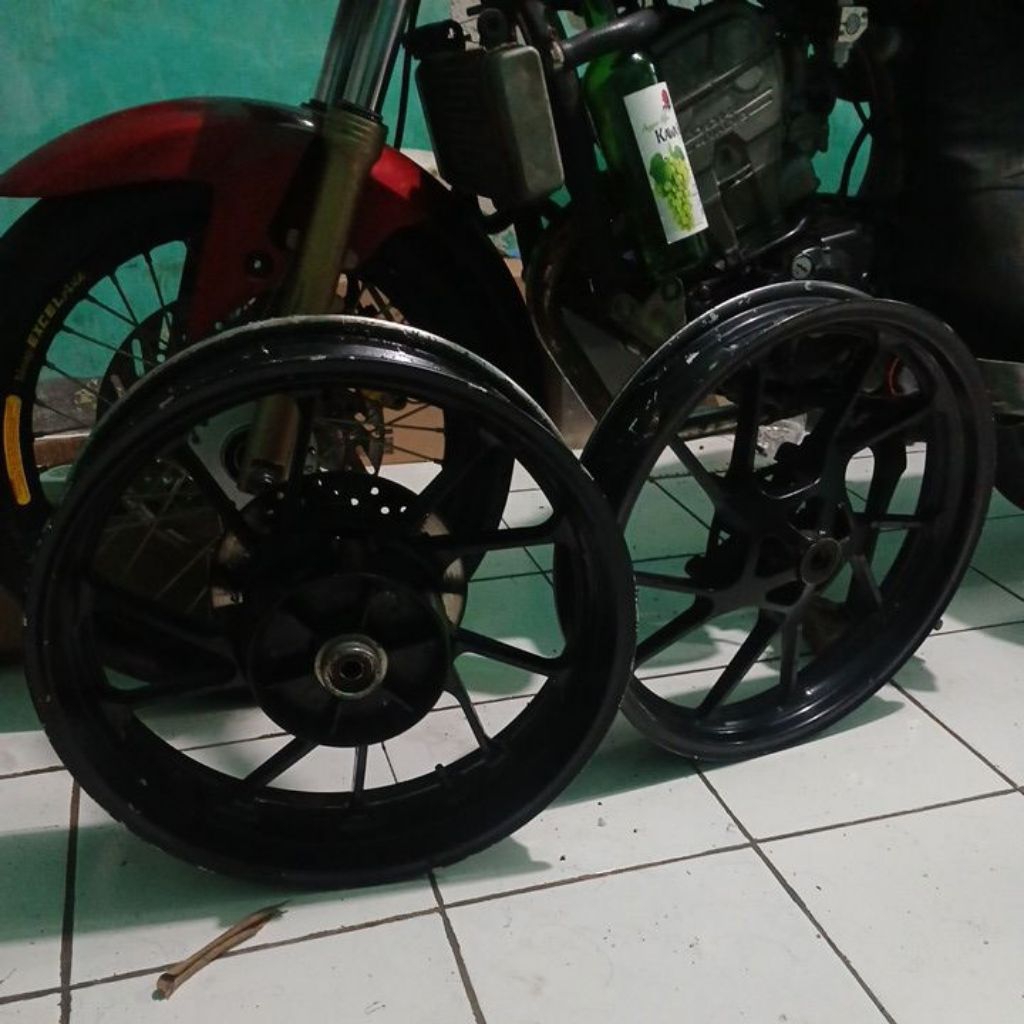 velg r15 v3 1set depan belakang original copotan