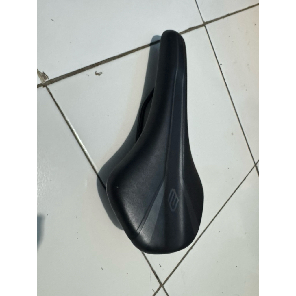 Sadel jok sepeda entity polygon