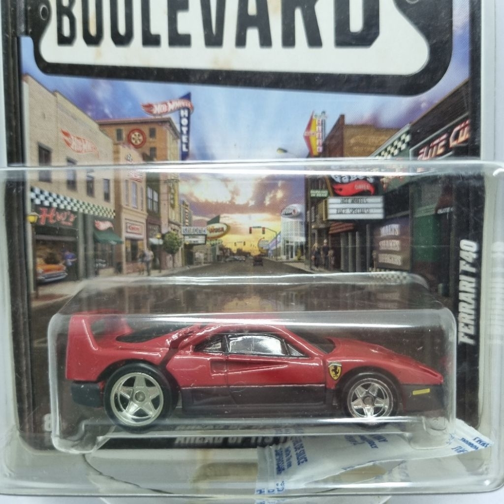 Diecast Mobil Hotwheels Boulevard 1:64 FERRARI F40