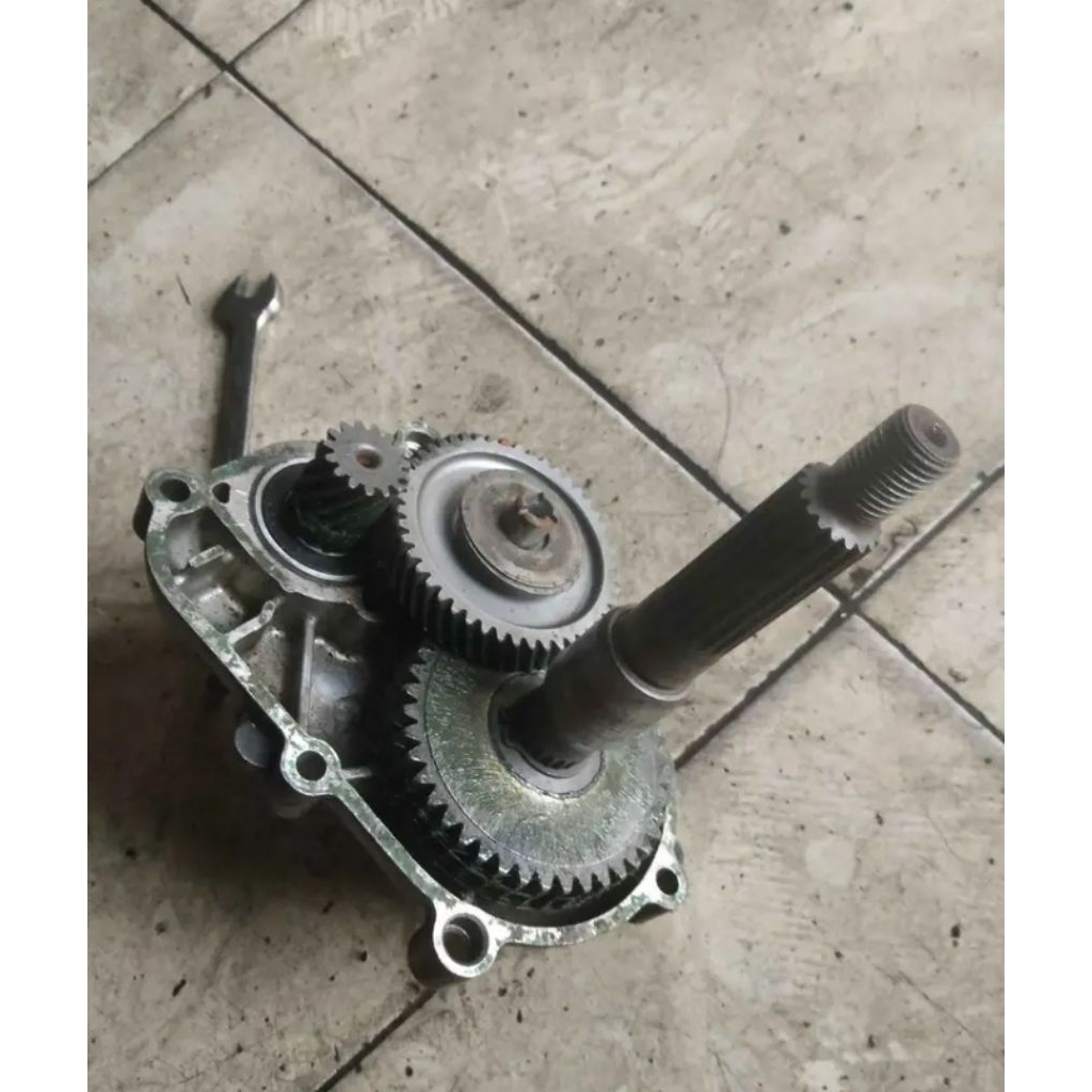 gear box belakang Yamaha Mio lama barang asli original copotan masih bagus satu set,,