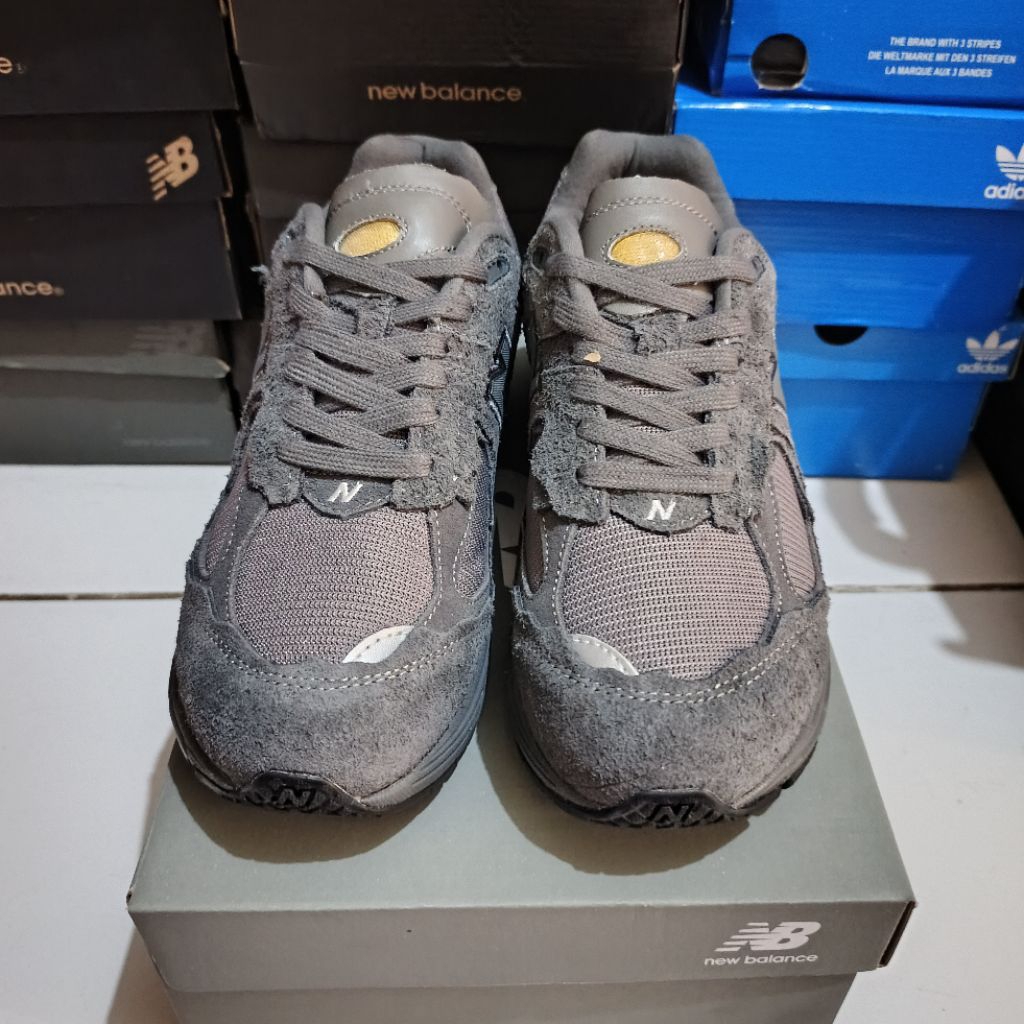 Sepatu_Nb2002r_Dark Grey Size 41