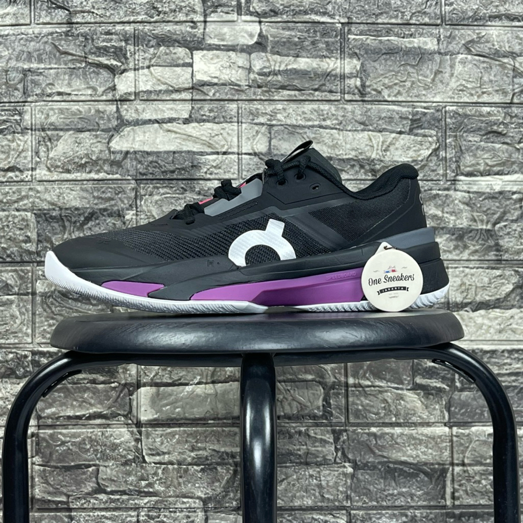 ON THE ROGER PRO FIRE BLACK PINK