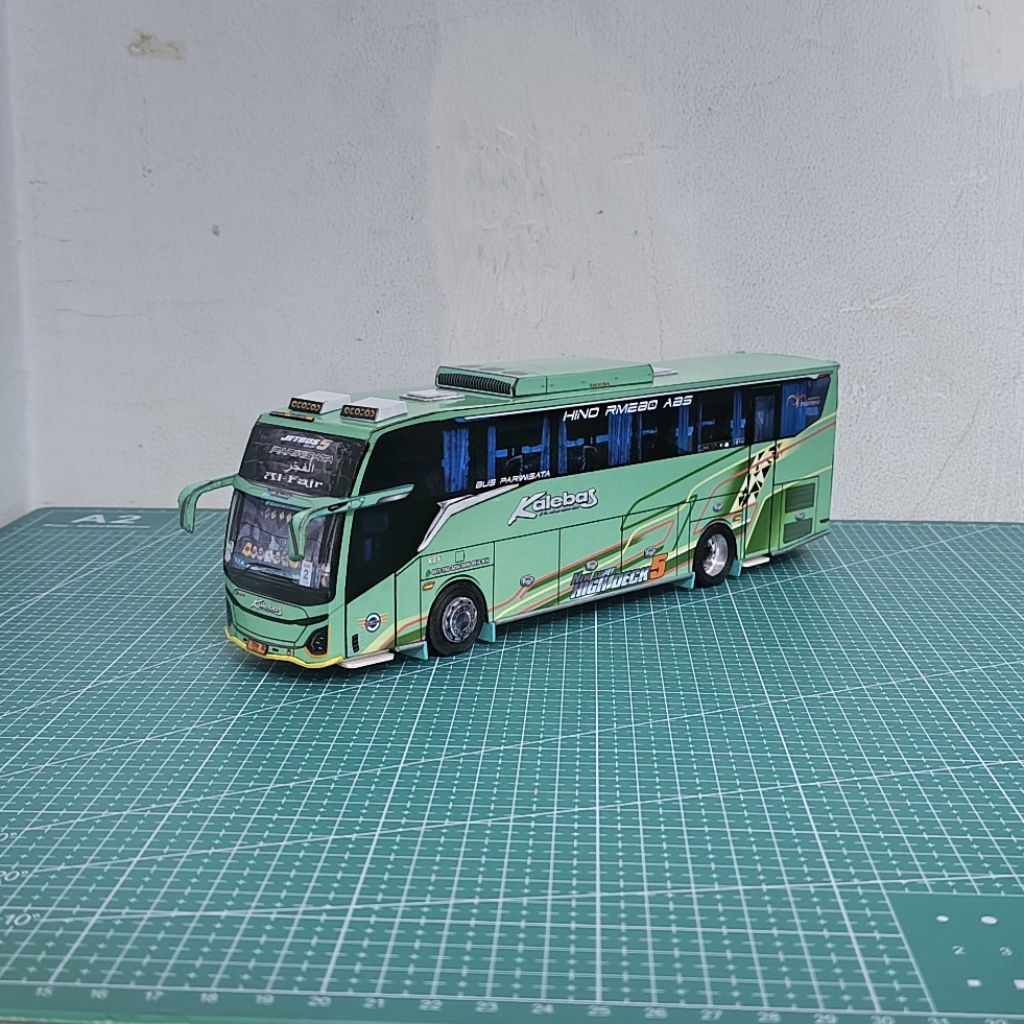 miniatur papercraft bus kalebas al fajr skala 50