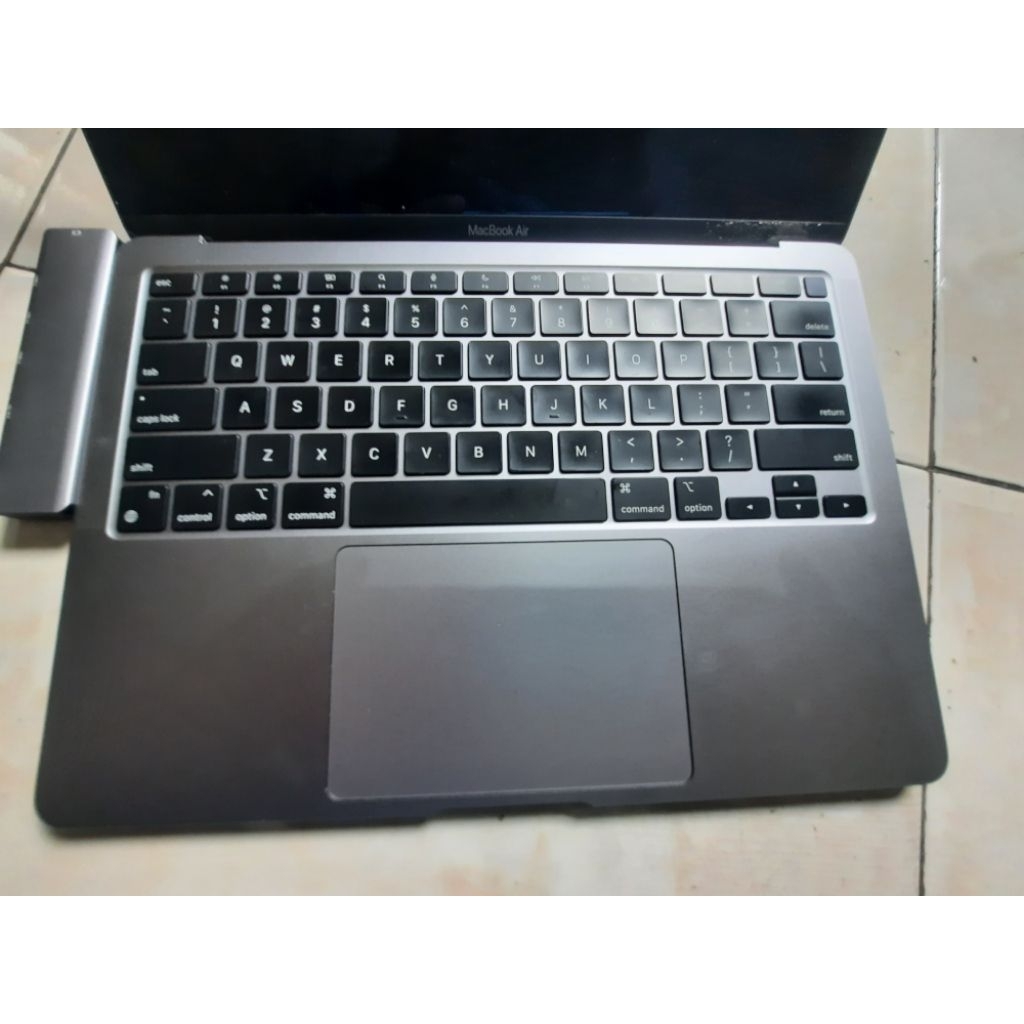 macbook air m1 8 256 rusak layar