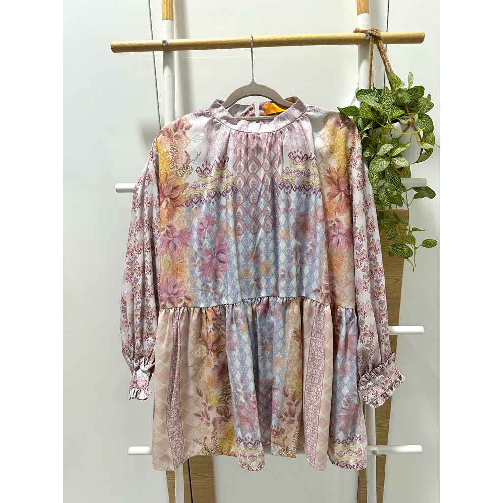 Nada puspita Atasan Blouse size M (PRELOVED)
