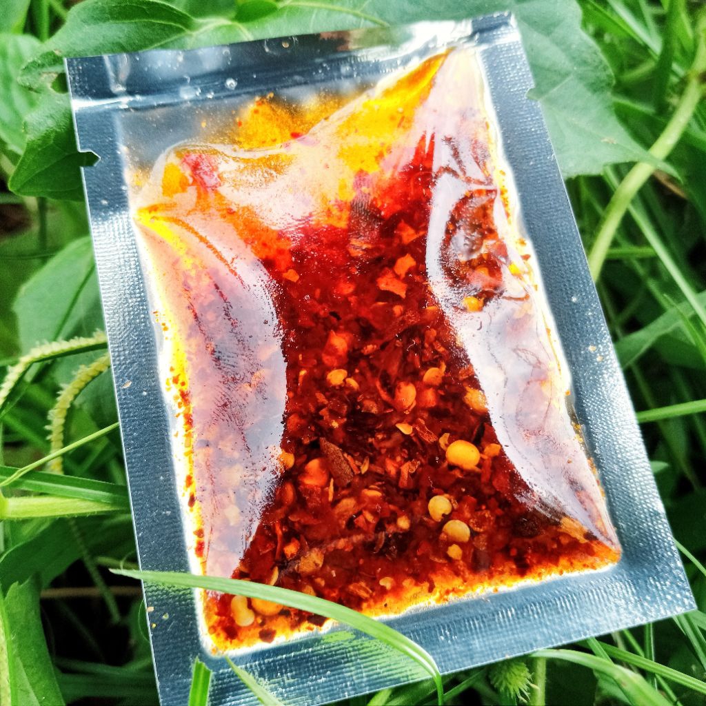 CHILI OIL Garlic Sachet 7-9 gr Pedas Daun Jeruk SERBAGUNA Minyak Cabai Instan SASET Pelengkap Baso A