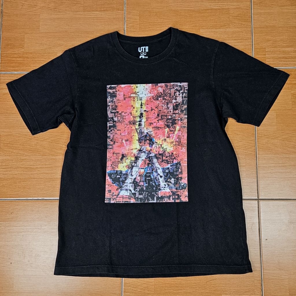 Kaos Uniqlo x Gundam 40th Anniversary size XL 2nd