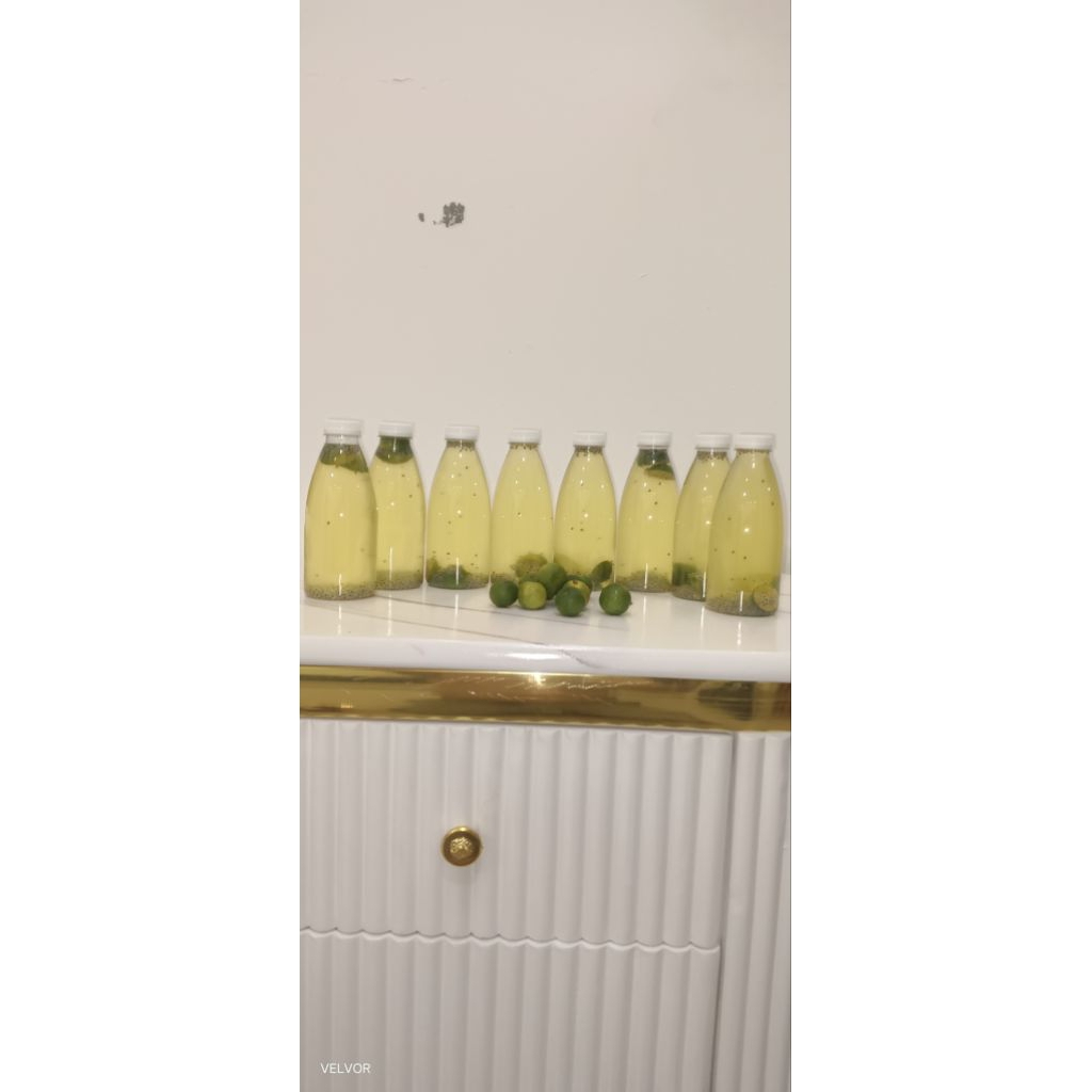 minuman air jeruk sonkit dan selasih