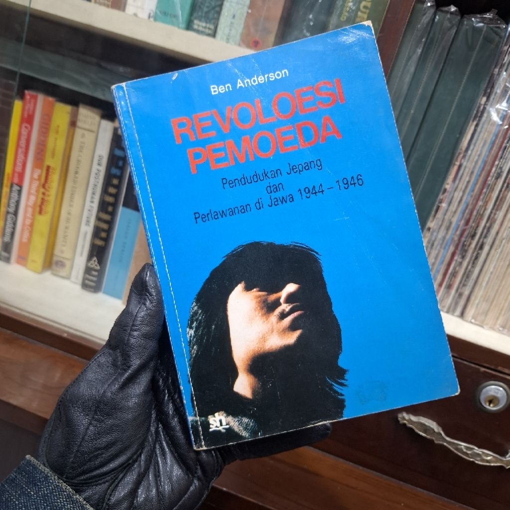 REVOLOESI PEMOEDA - Ben Anderson