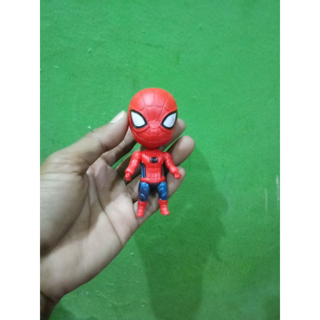 mainan figure Spiderman