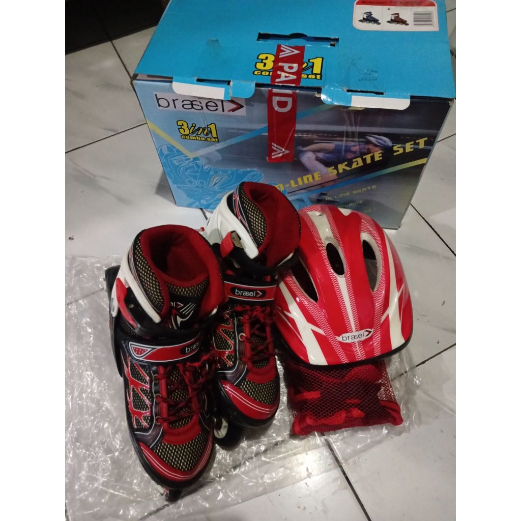 Preloved Sepatu Roda Anak warna merah
