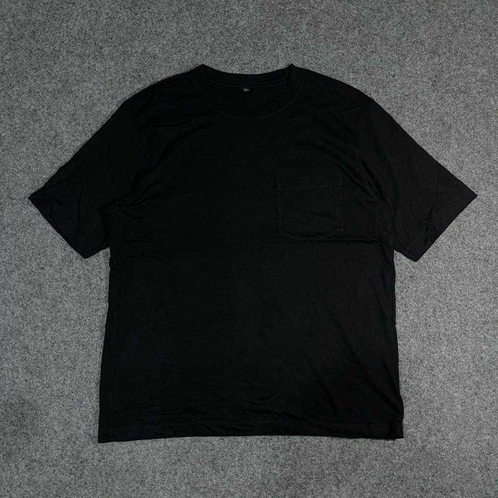 Kaos Uniqlo pocket second