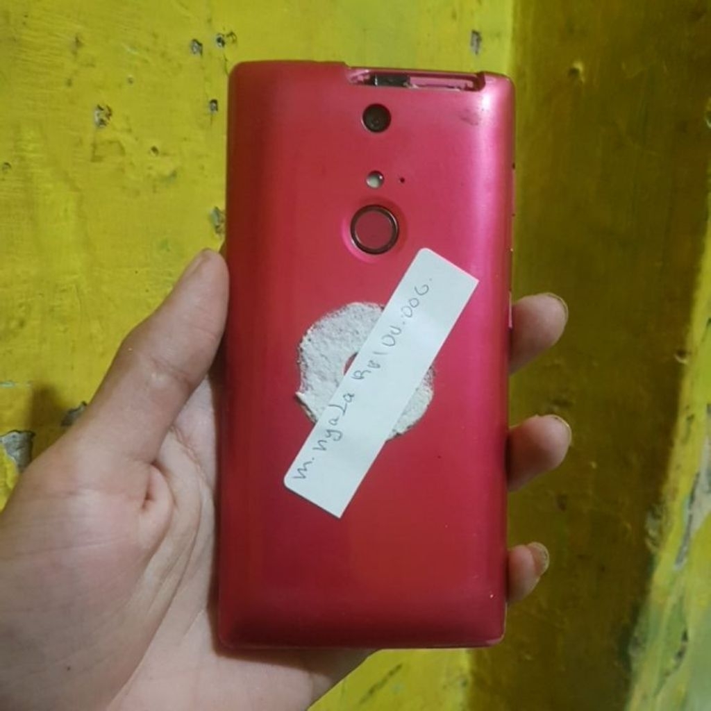 Fujitsu Arrows NX F-01F ( Baca Deskripsi )