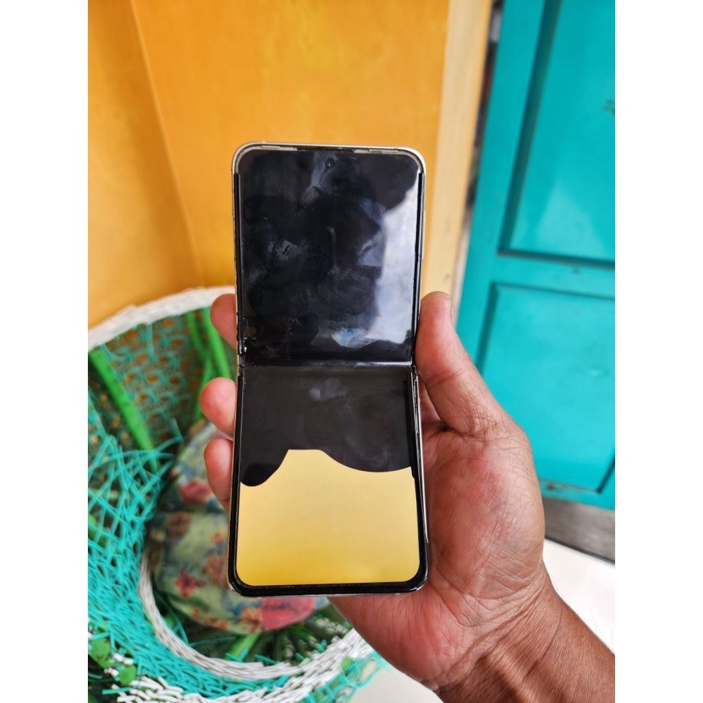 samsung z flip 3 hidup minus lcd