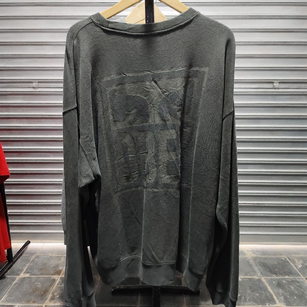 Crewneck Grey Wash sz XL