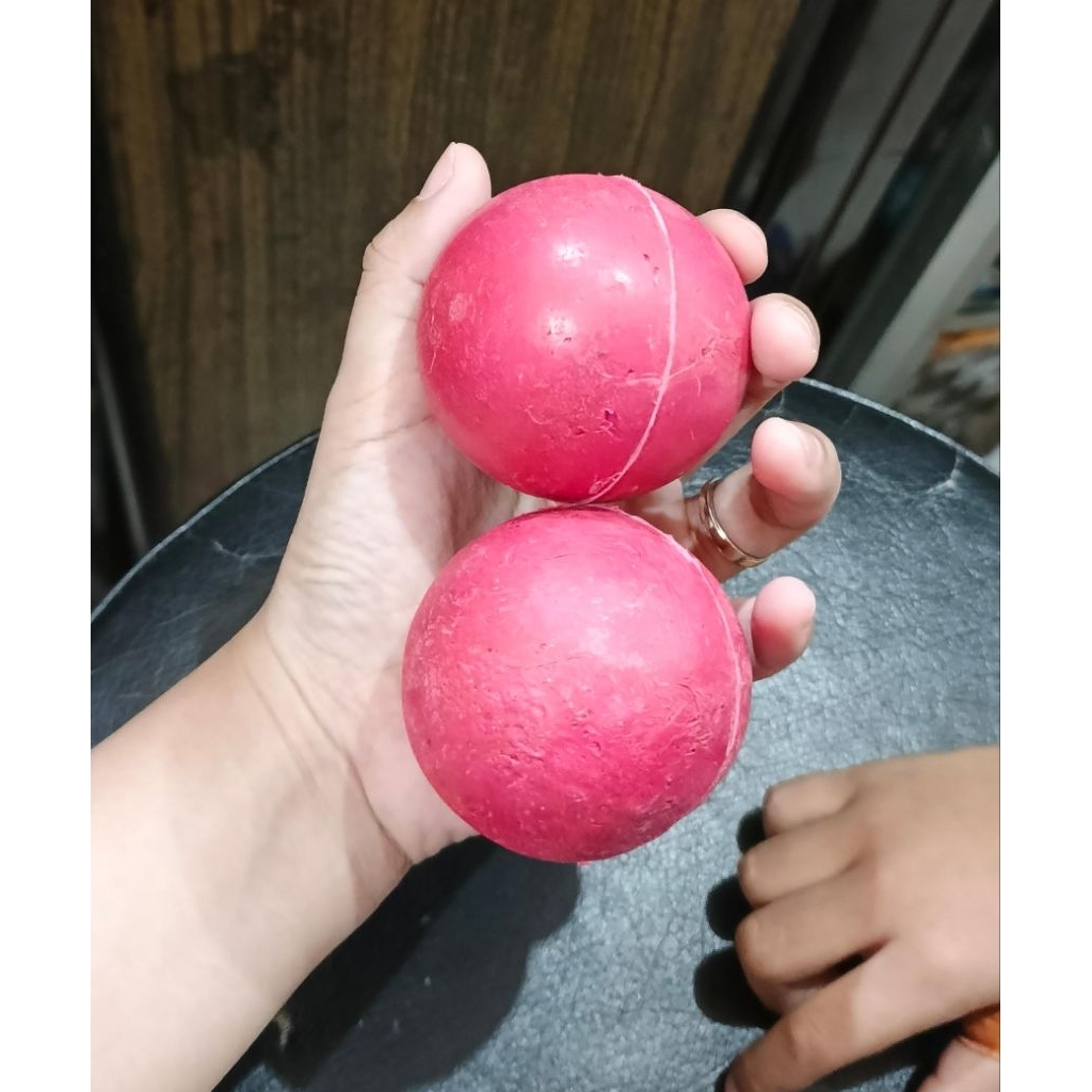 bola kasti tradisional katok sabut kelapa bola kasti merah mota
