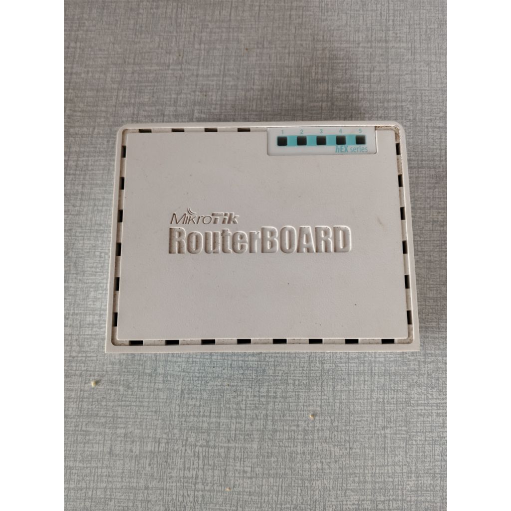 MIKROTIK RB750gr2