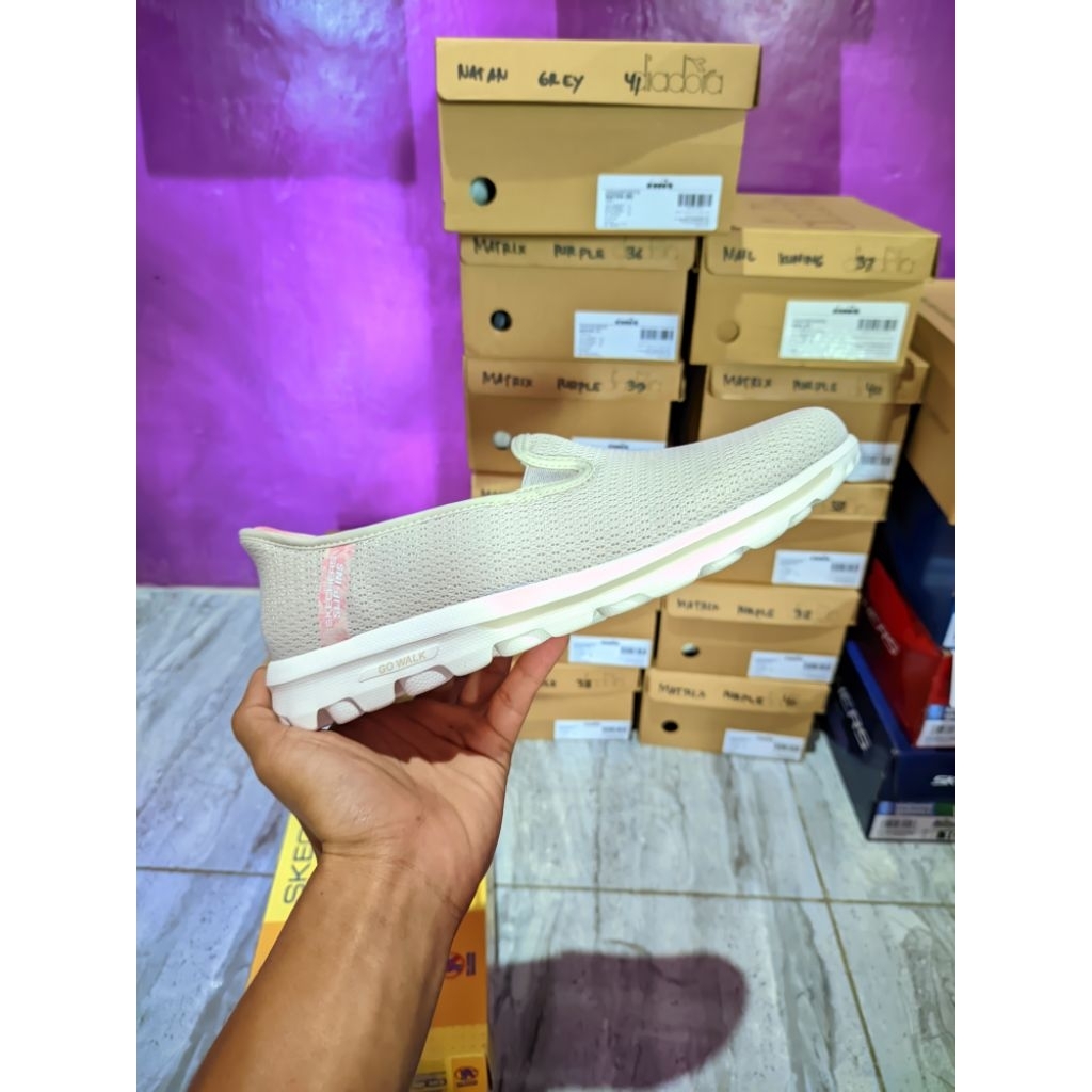 Skechers Go Walk Travel Women Slip on Shoes Tpe Original