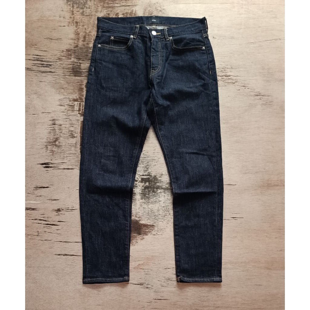 Celana Jeans Zozo Slim Fit Size 30 (Seperti Baru)