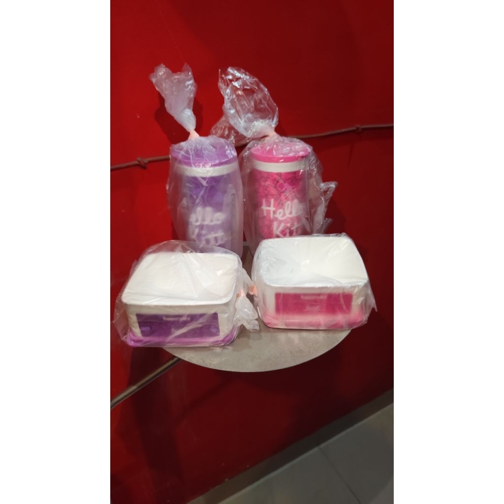 Hello Kitty BreakTime Tupperware