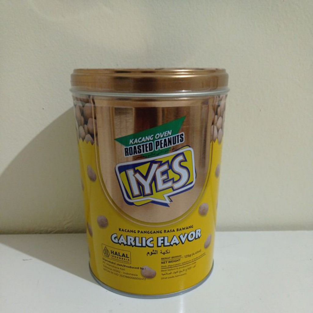 KACANG IYES KALENG