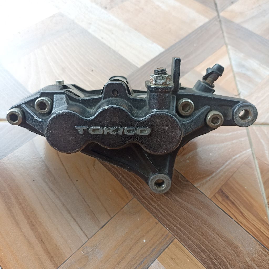 kaliper rem cakram depan kanan Tokico 6 piston ex Suzuki GSX 750 gsx r 1000 1300 Hayabusa Original