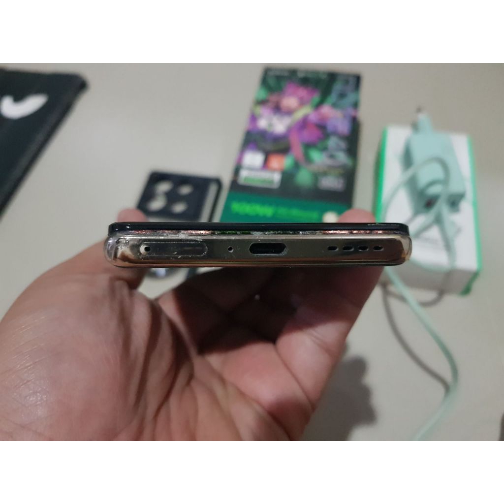 hp only + dus infinix note 40 pro plus 12/ 256 gb minus lcd g ori downgrade jadi tebel, utamakan eks