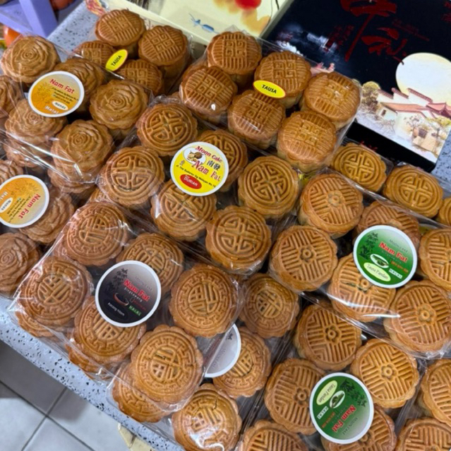 Kue Bulan Mini NamFat Khas Singkawang / Tausa / Pandan / Tausa Hitam / Durian / Nanas