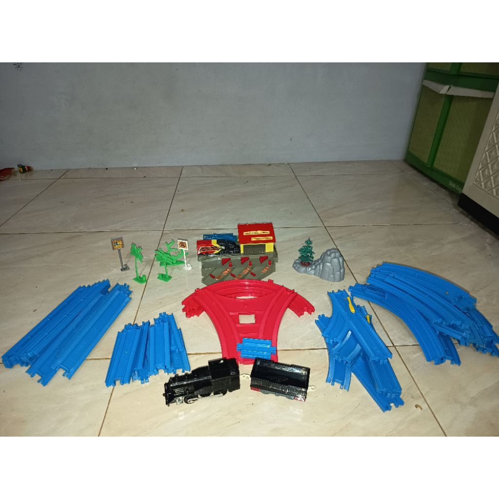 Mainan kereta anak thomas,track original TOMY,mainan kereta anak murah