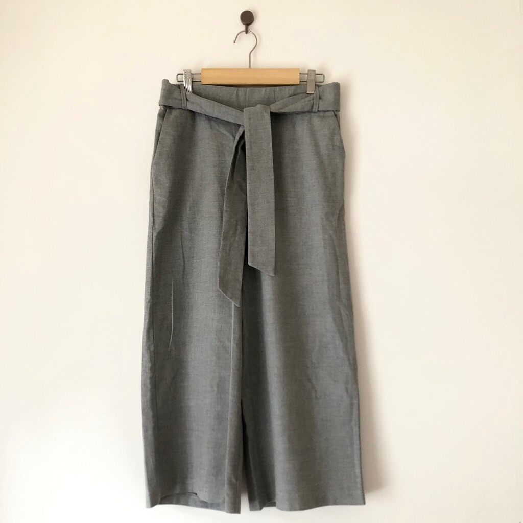 [preloved] Zara Trafaluc - Celana Kulot Midi Abu