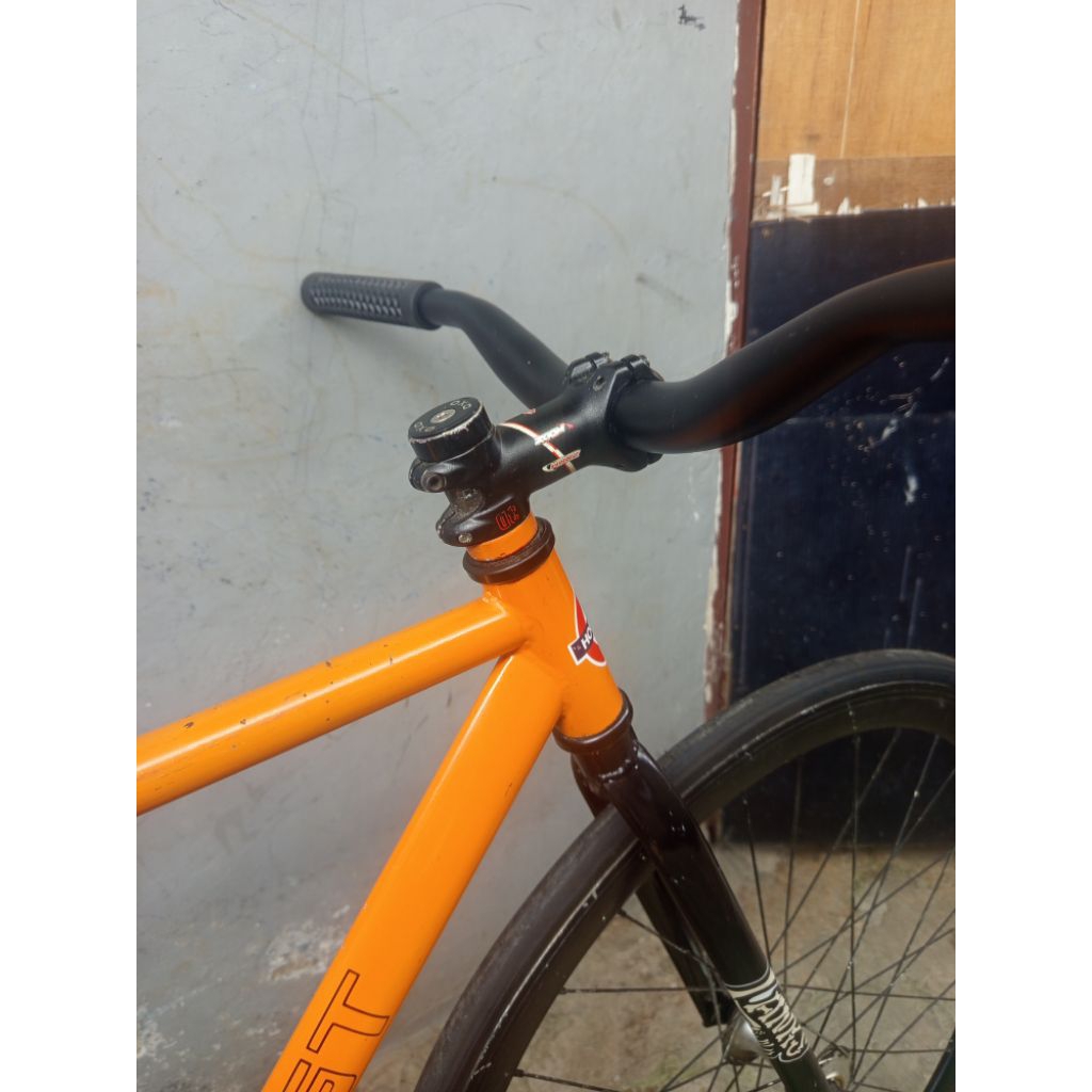 UNITED SOLOIS 02  sepeda fixie (SECOND)