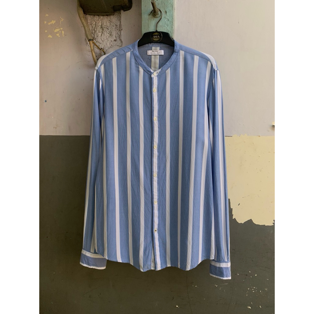 kemeja shanghai pria bershka stripe lengan panjang