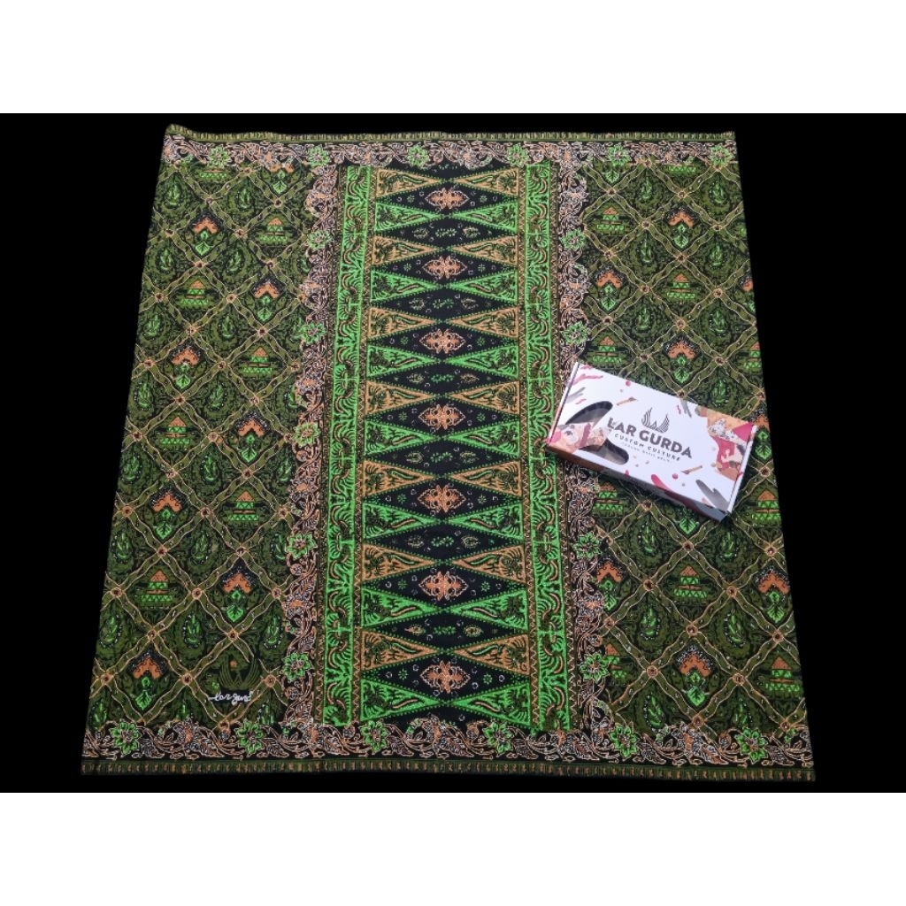Lar Gurda Granit Series Hijau. Sarung Batik Tradisional Semi Tulis Lar Gurda Eksklusif