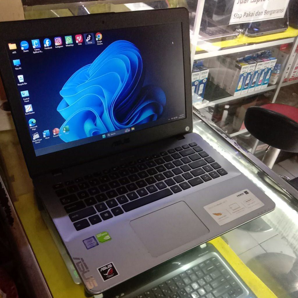 Asus A442U Intel Core i5 Double VGA NVDIA