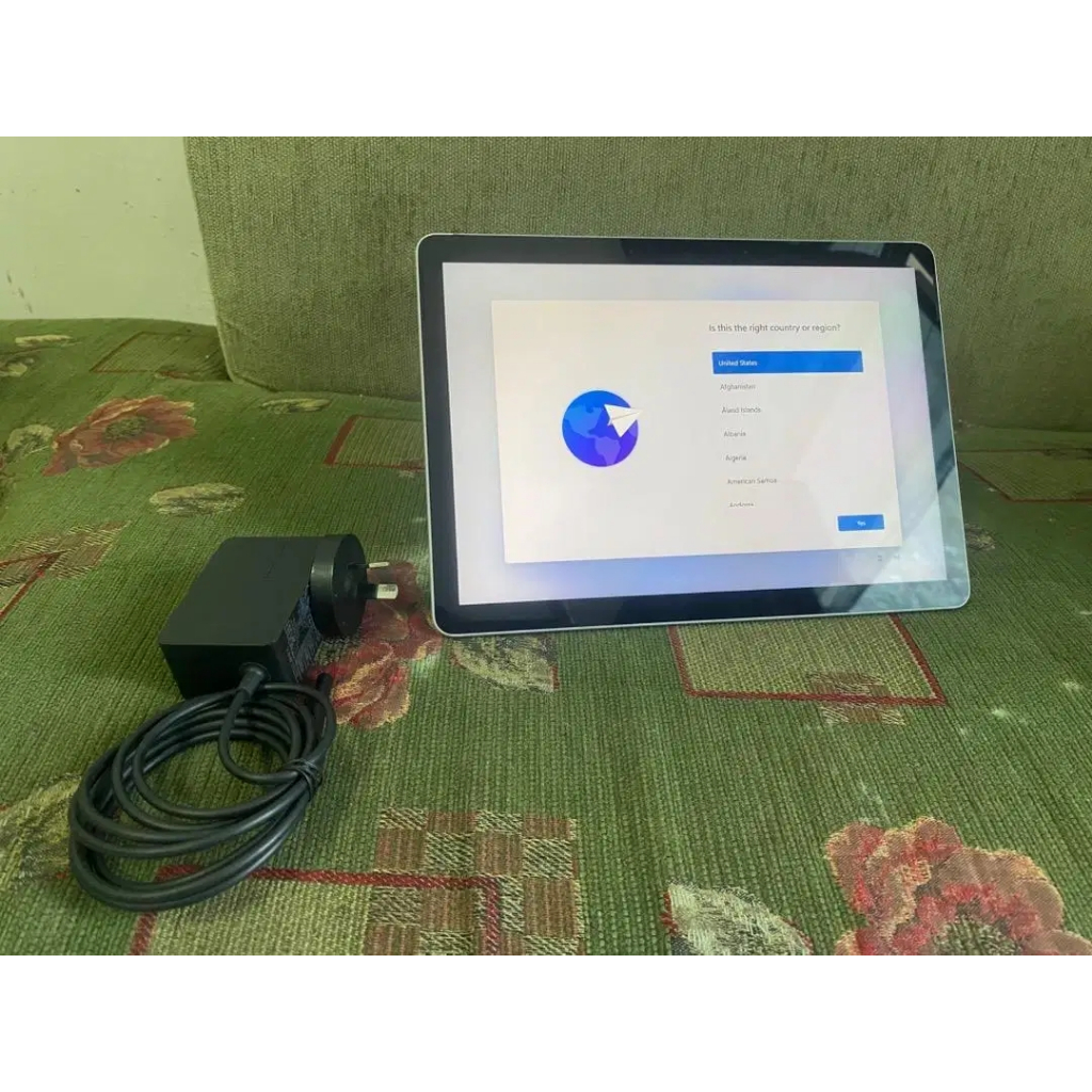 Surface Go 3 i3 8GB 128GB LTE/Non LTE Graphite/Platinum Bekas