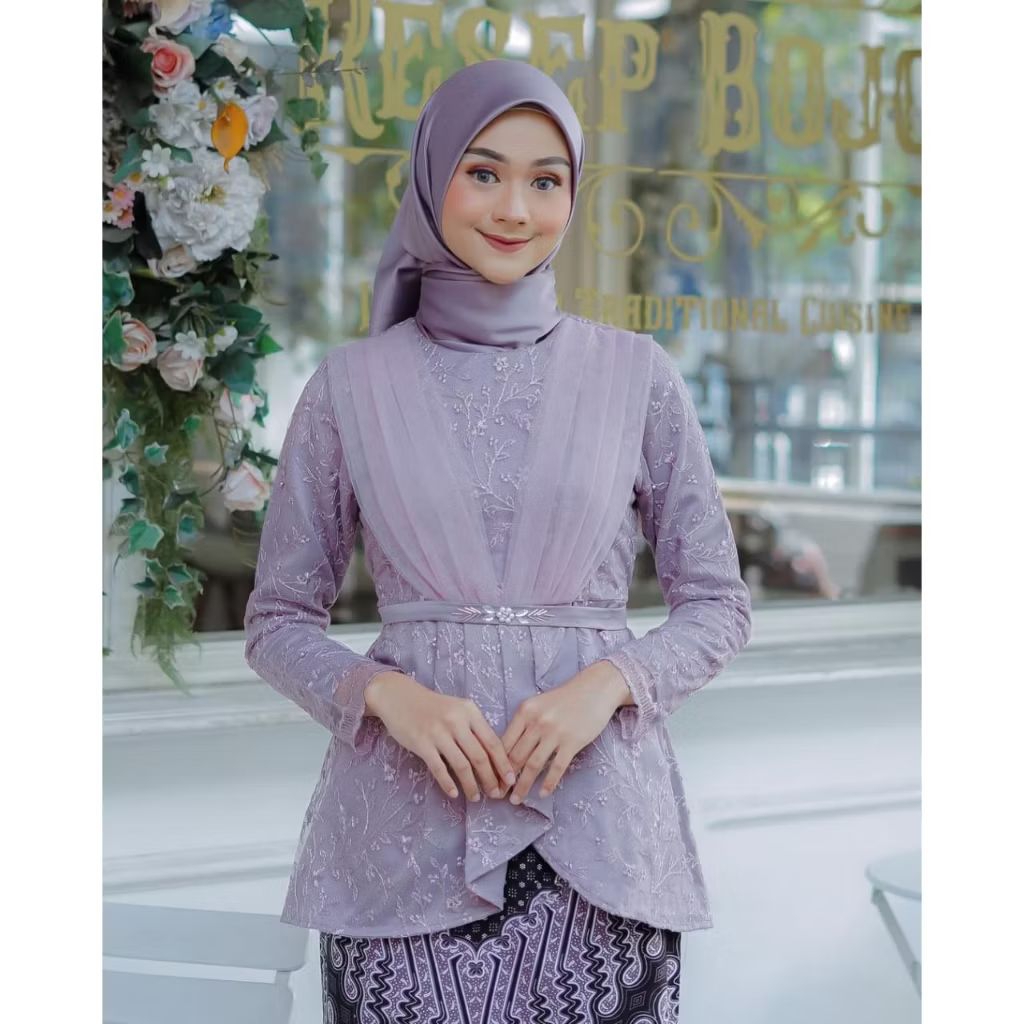 kebaya wisuda preloved..