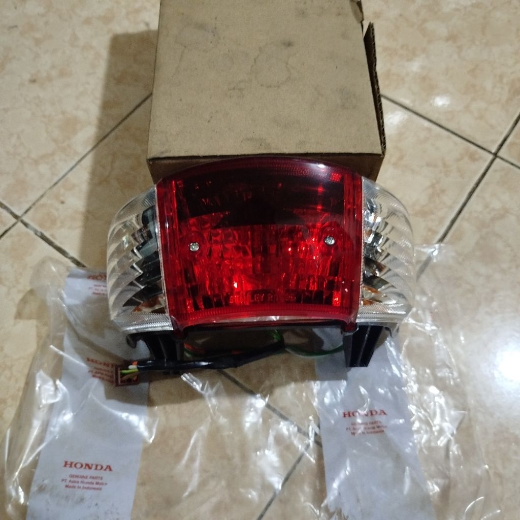 Stoplamp Lampu Belakang Stop Rem Assy Supra X 100 Supra X Lama Original AHM 33700-KEV-601