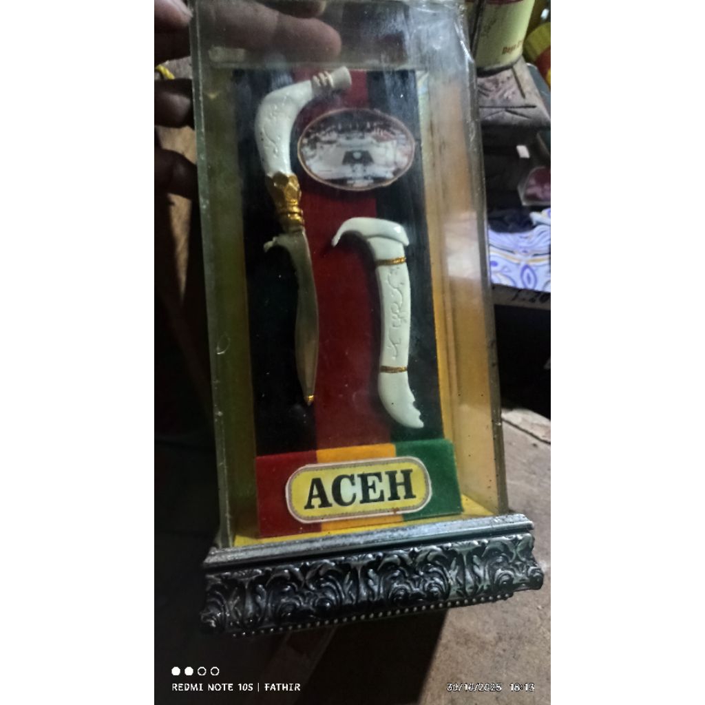 miniatur rencong aceh