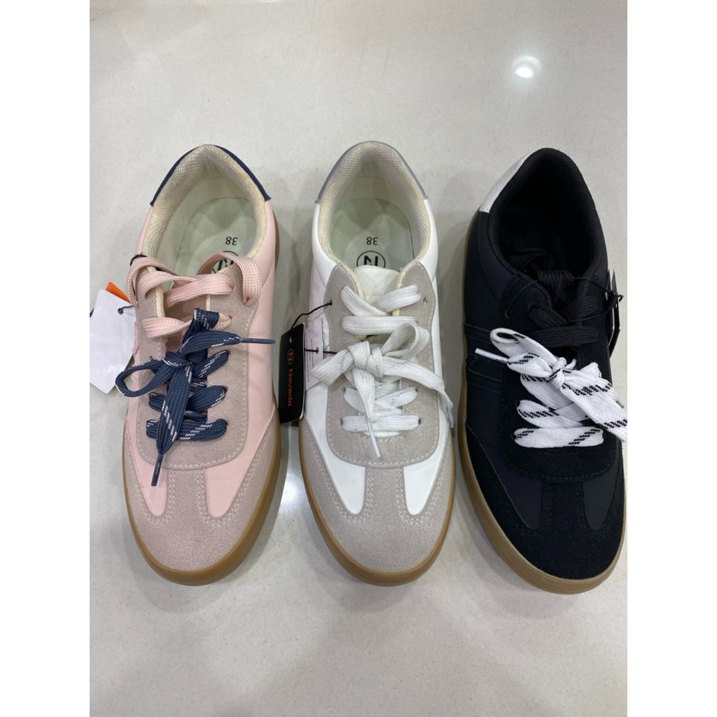 Sepatu Sneakers Wanita Nevada