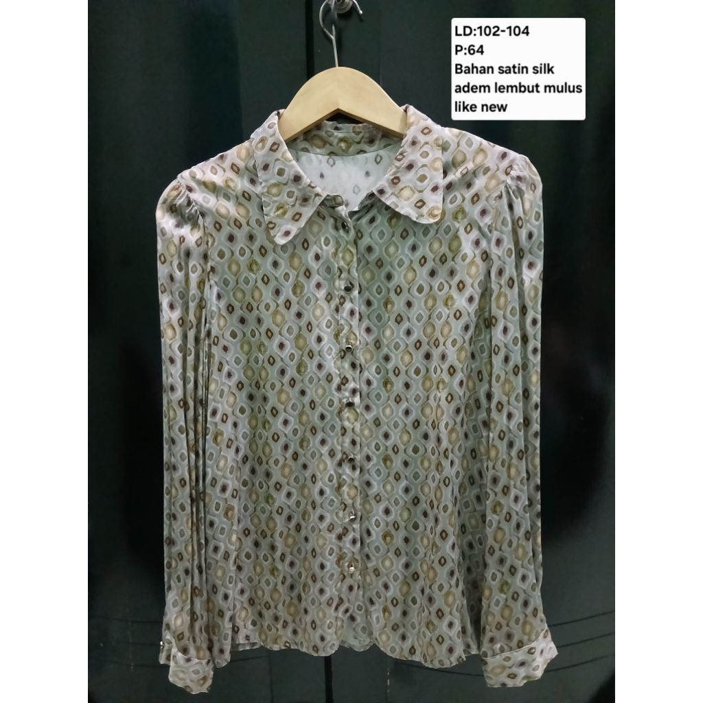 (COD)Atasan kemeja satin silk wanita warna baby blue sage motif rantai