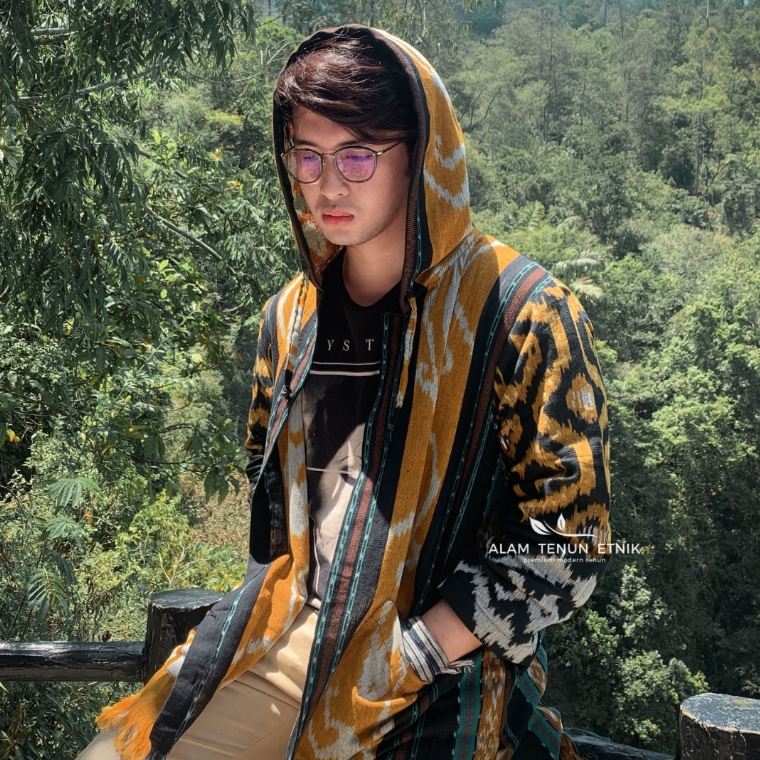 Hoodie Tenun Etnik Unisex Premium – Outer Tenun Cardigan Etnik Unisex Pria Wanita Kekinian Handmade 