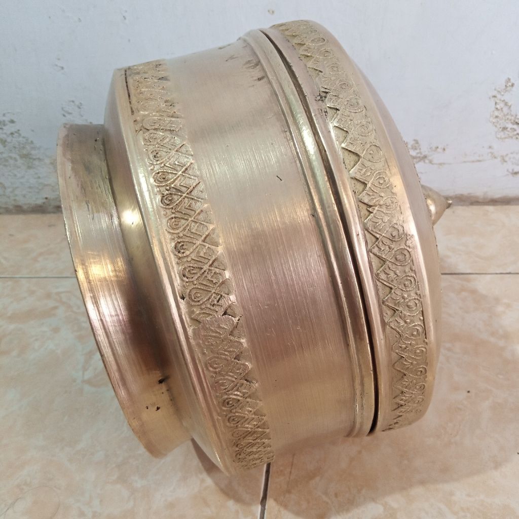 Pajangan bokor tutup/sangku tutup tua antik ukir khas