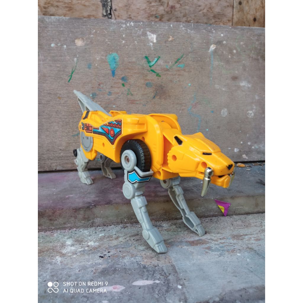 part megazord mmpr action figure # dx power rangers sabertooth yellow non bandai macan kuning legs k