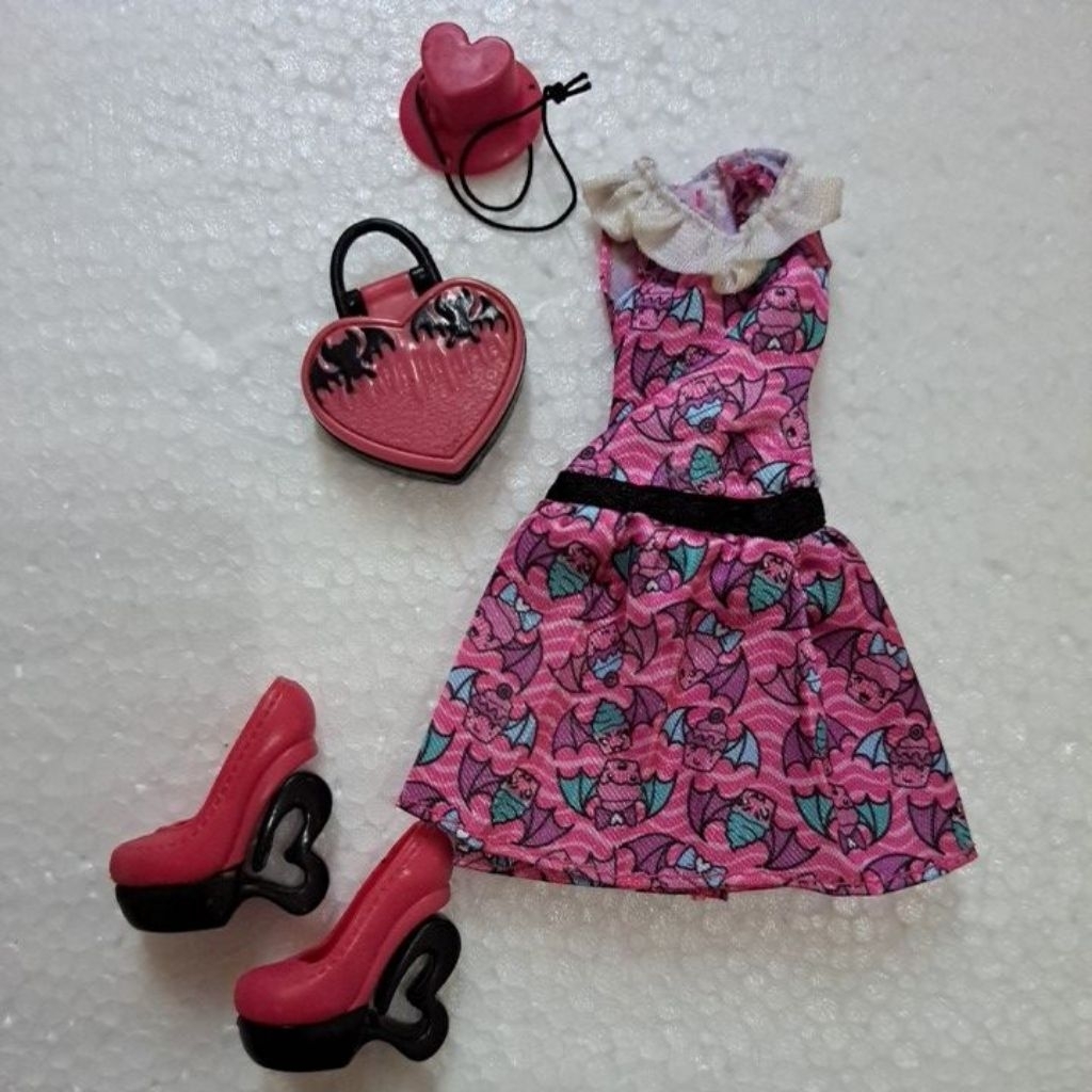 Set baju boneka Monster high draculaura