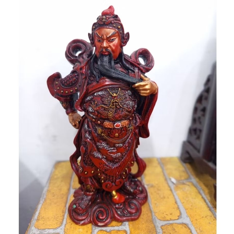 pajangan patung guan gong