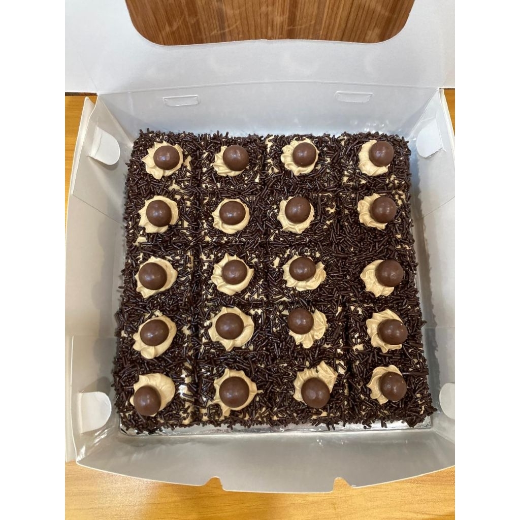 TIDAK PO - BOLU JADUL KOPI MOCCA MESSES COKLAT CAKE POTONG