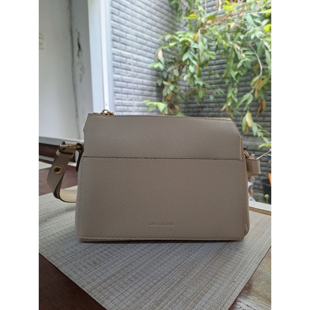 les catino shoulder bag
